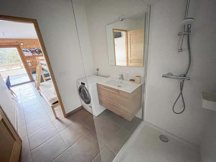 Dans Residence Neuve Le Snow Roc Sur Les Pistes, Grand Studio Cosy 5 Pers Avec Terrasse Panoramique, Sauna, Wifi Saint-Jean-dʼAulps Extérieur photo